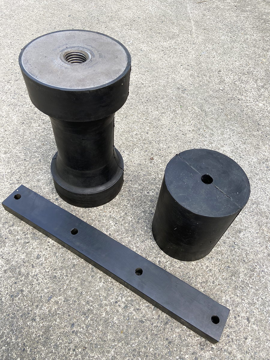 SILENTBLOCK Vibrating rubber wedges and cylinders for farming machinery
